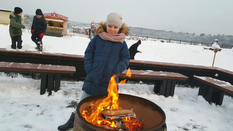 Заснеженный пленэр, роспись камней и «Очаг Желаний»